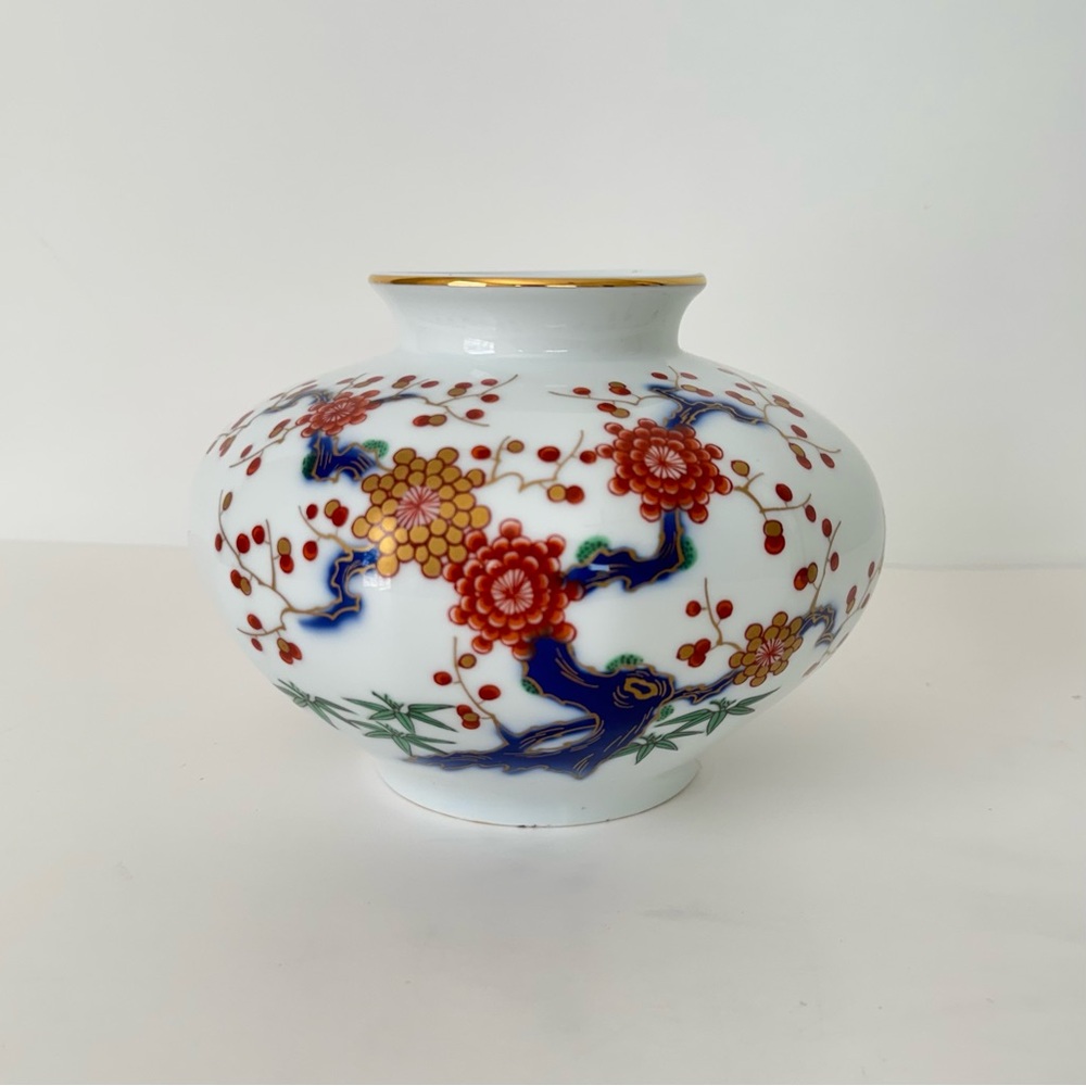 Fukagawa Seiji Floral Ceramic Porcelain Vase White Multicolor Gold Trim